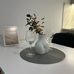 Ar Santorini White * كَشّا